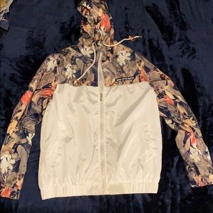 Qina Yugn Shui windbreaker